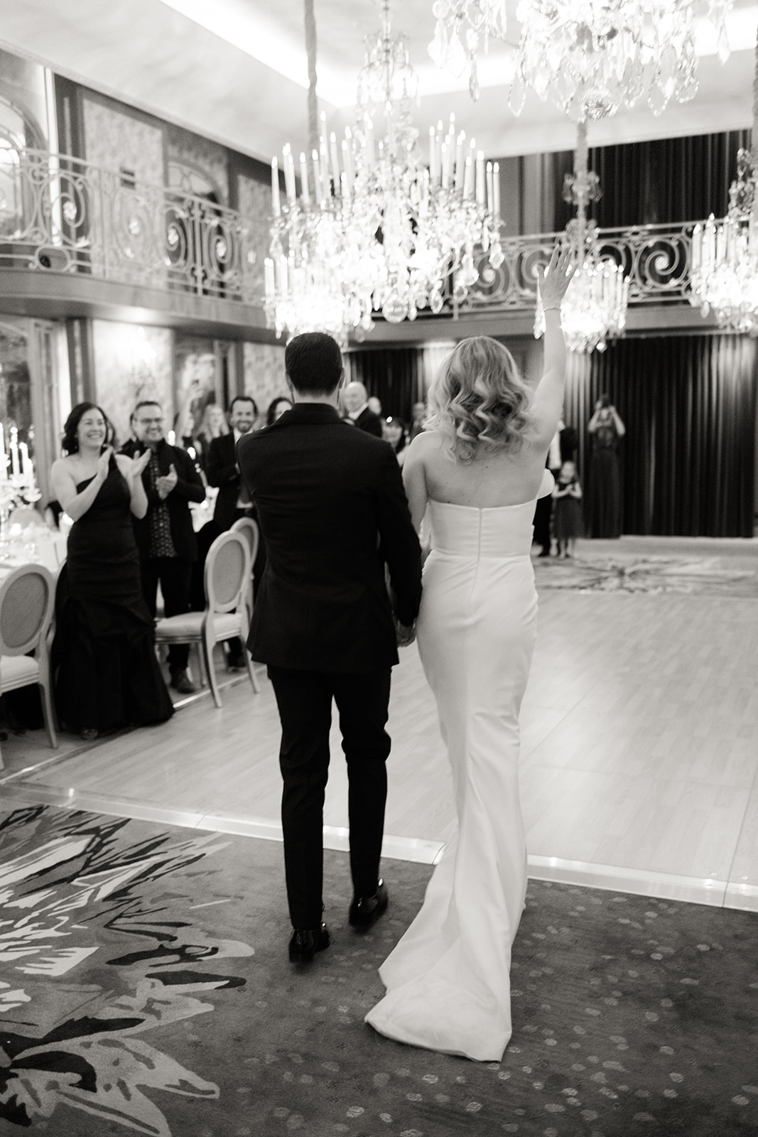 bride and groom arrive at diner 